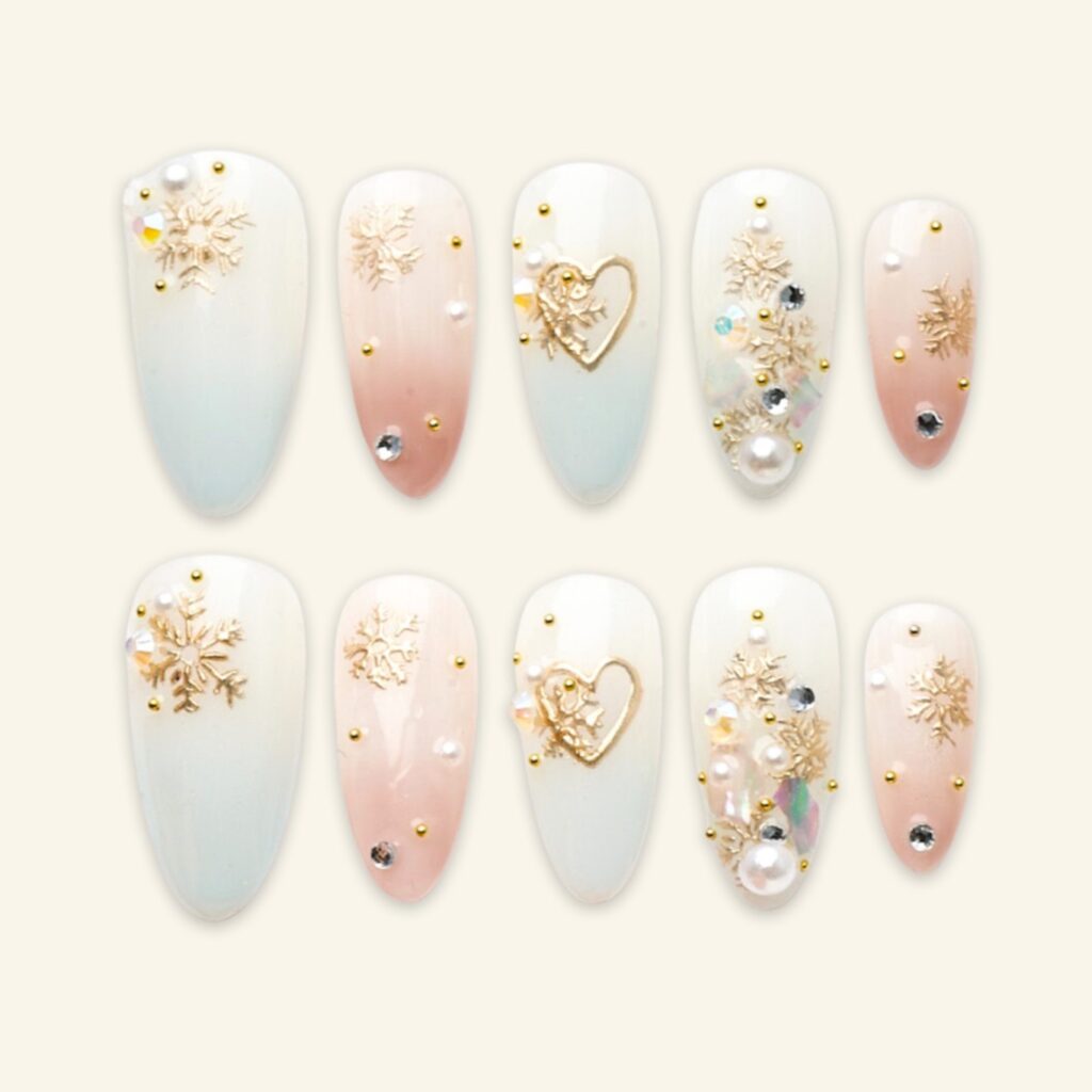 Adorable Christmas Press-On Nails Ideas