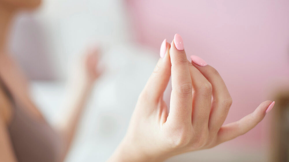 How to Apply Press On Nails at Home (Step-by-Step)