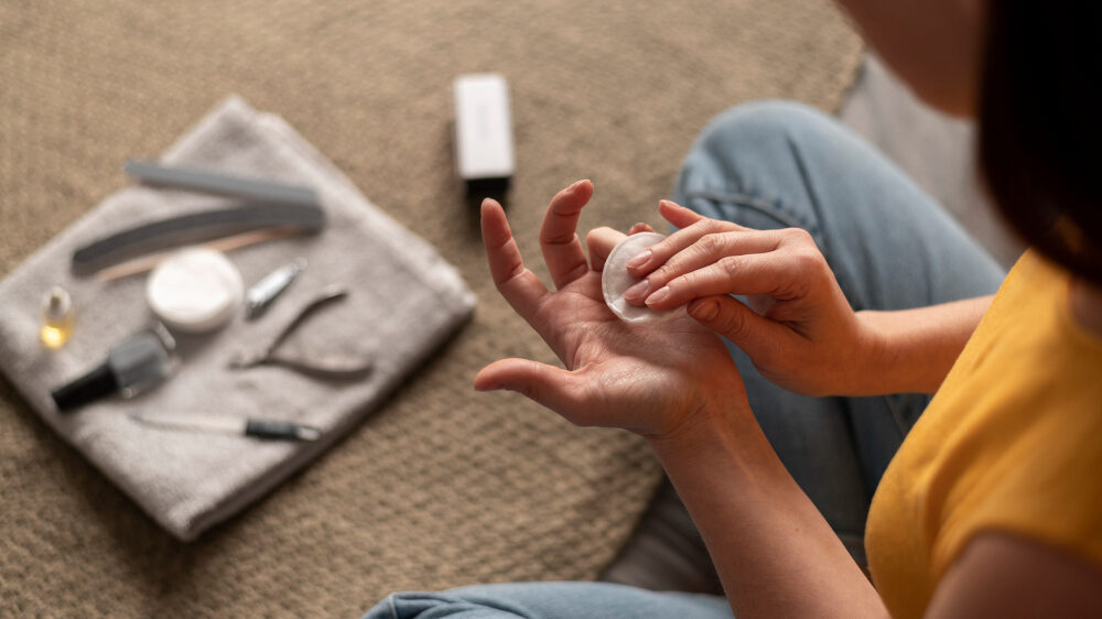 Press-On Nails 101 – The Ultimate Guide to DIY Manicures