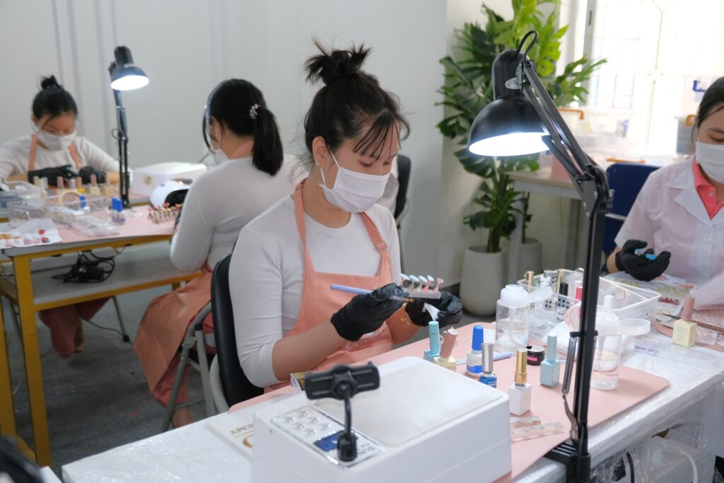 Why Press On Nails for Nail Salons Are the Future (2025–2030): Speed, Scalability & Profitability