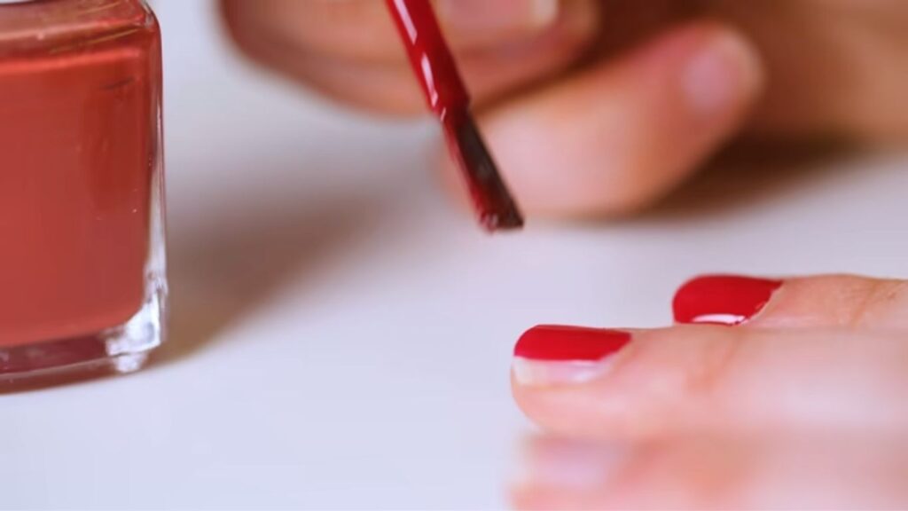 Kỹ thuật vẽ móng tay bằng cọ bản