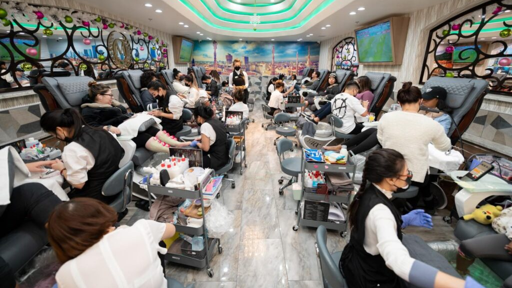 Why Press On Nails for Nail Salons Are the Future (2025–2030): Speed, Scalability & Profitability