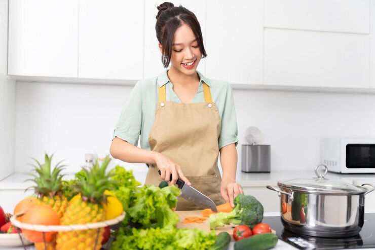 Gắn móng giả không còn là nỗi lo khi nấu ăn