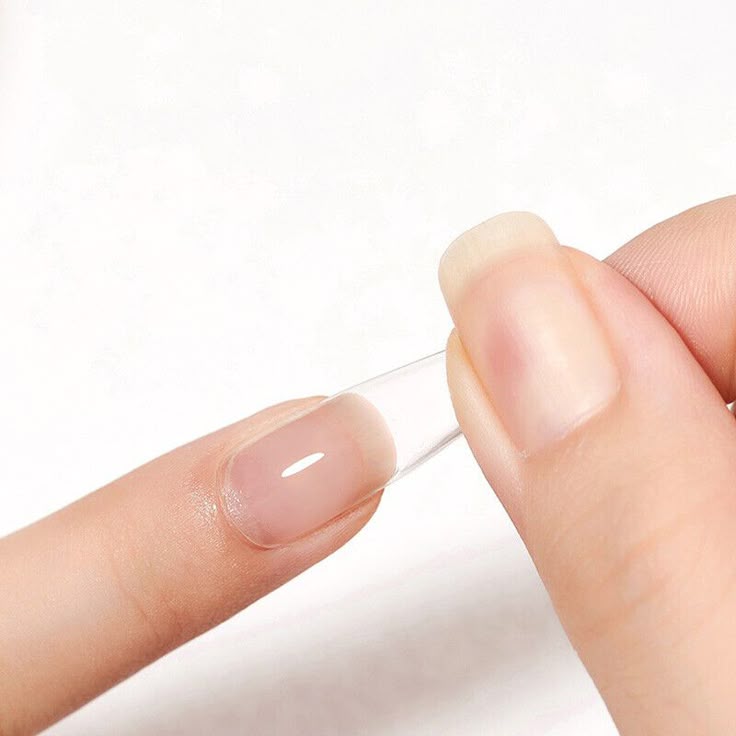 Kích thước móng giả không phù hợp với móng thật