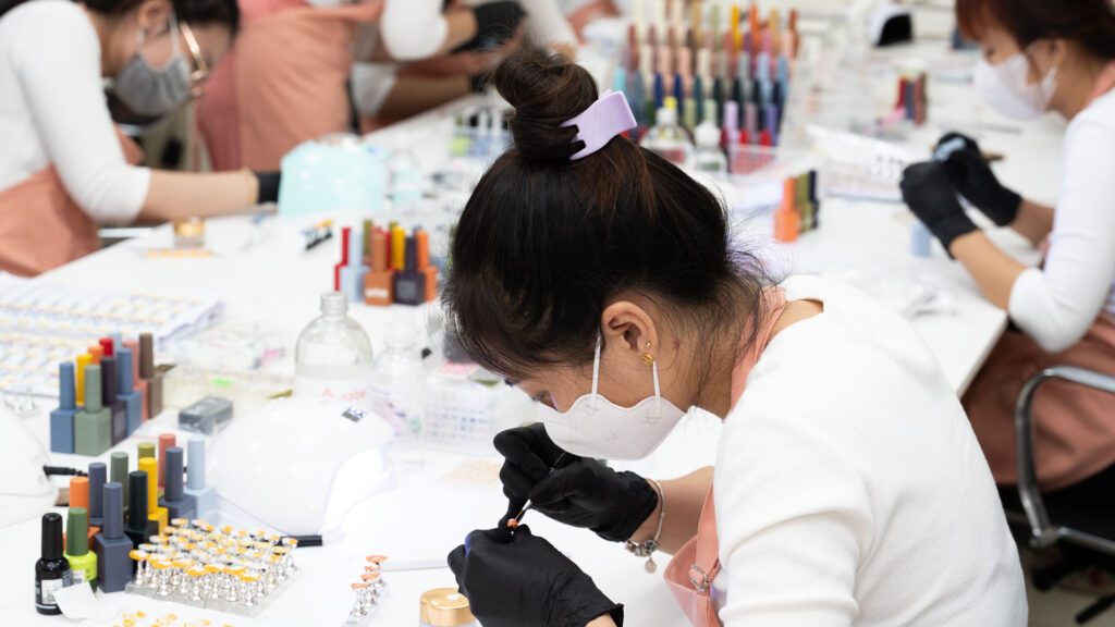 Custom Press on Nails Manufacturer for Unique Needs